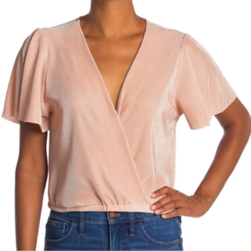 ASTR The Label Women’s Short Flutter Sleeve Plisse Top Blush Pink Sz Large